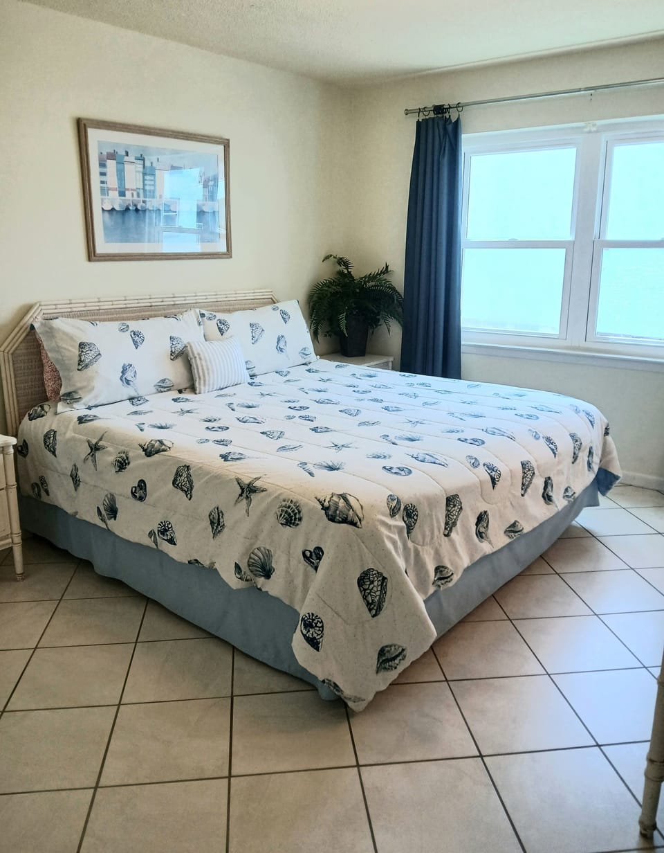 King Size Bed in Master Bedroom
