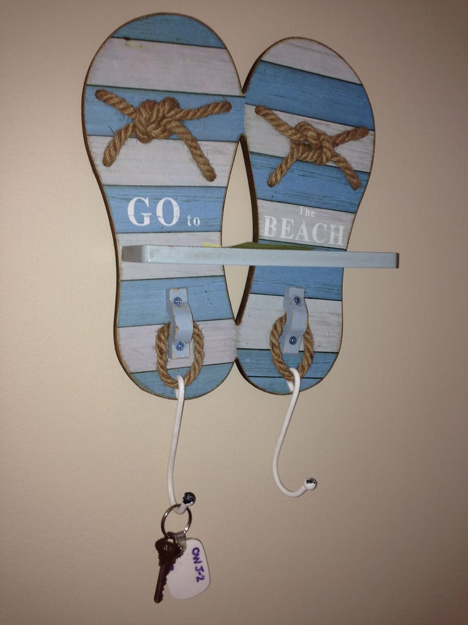 Hang your keys and get comfortable at BB's Beach Bliss. We would love to have u!