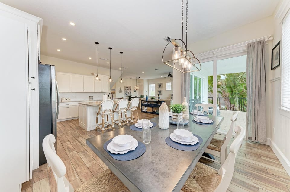 Indoor Dining with Balcony Views