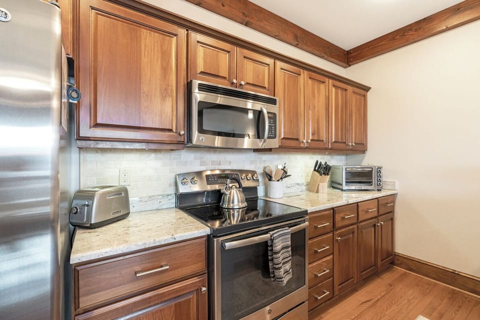 Kitchen--- Granite Counter-tops, Stainless Steel