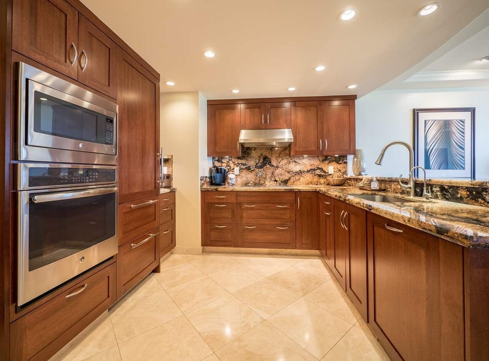 New appliances, granite, travertine floor
