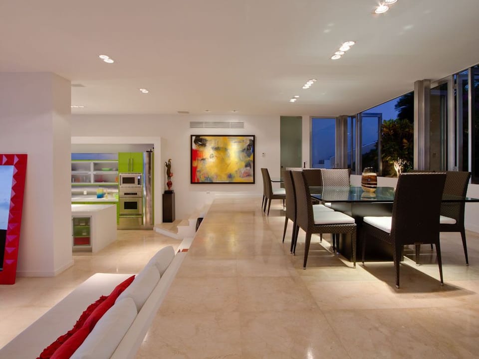 Dining area - seats 16