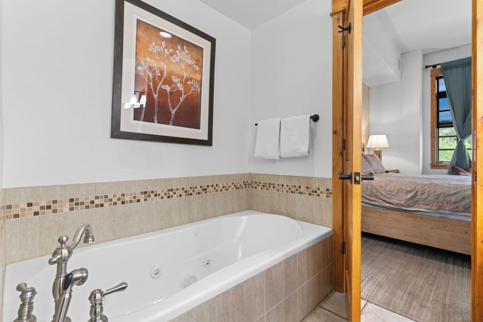 Primary Bath Jetted Tub