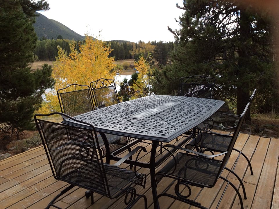 Large deck with wonderful views of the lake and mountains!