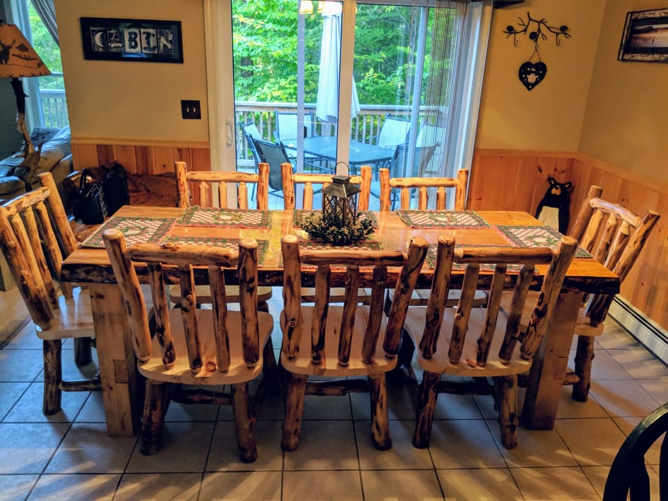 indoor/outdoor seating