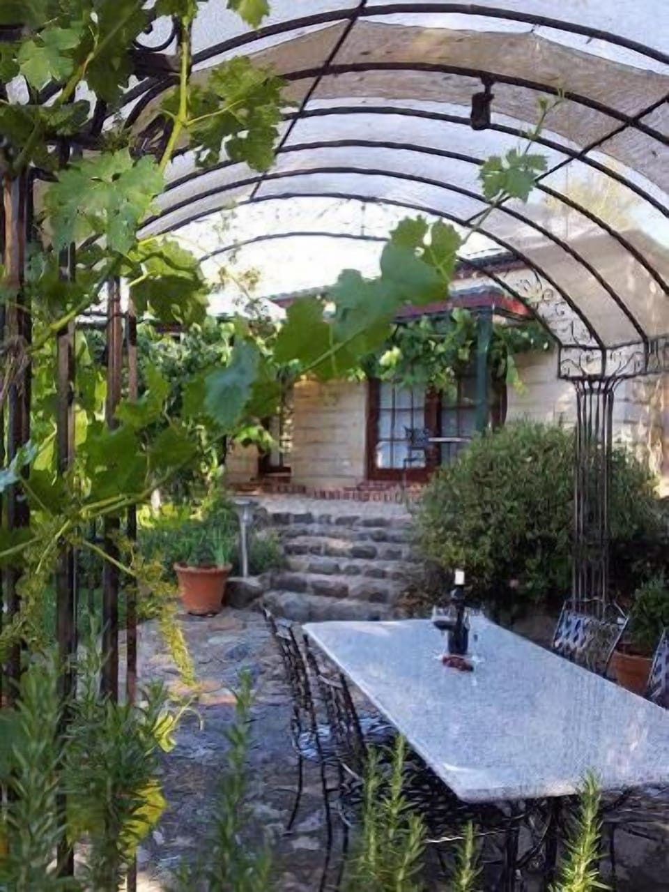 cottage courtyard