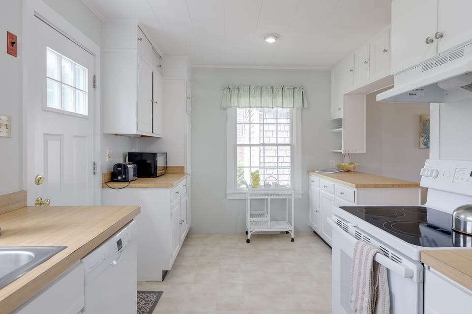 Light and bright kitchen