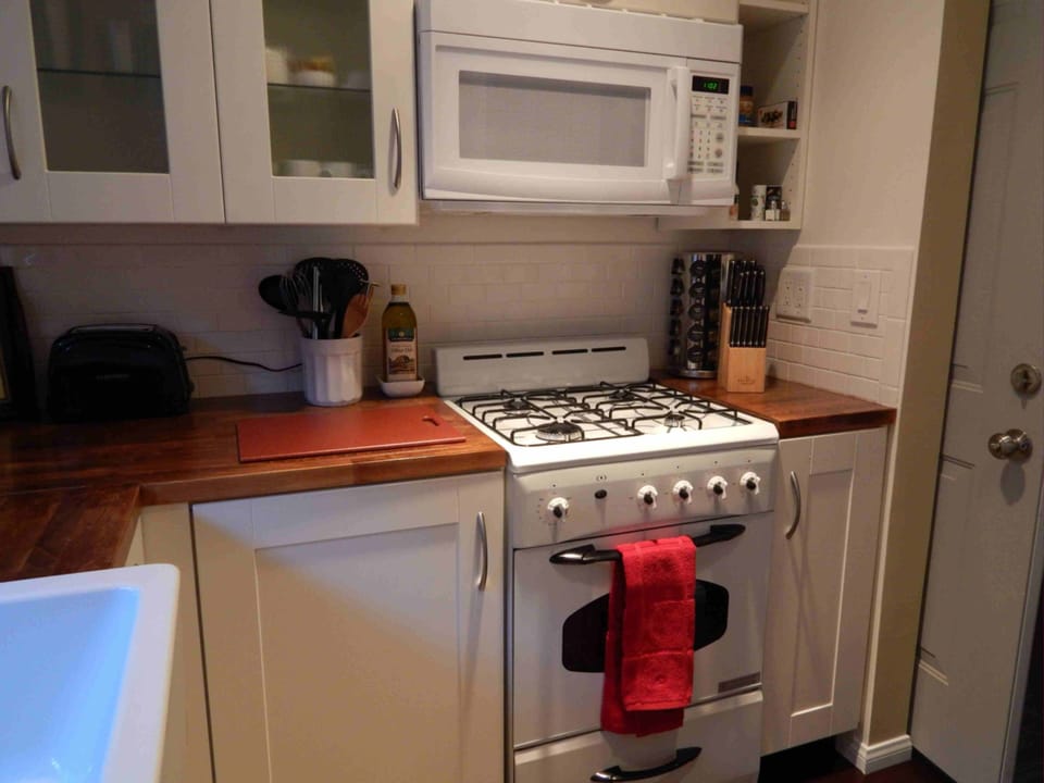 Fully equipped kitchen