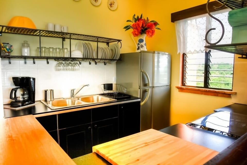 Fully equipped kitchen.
