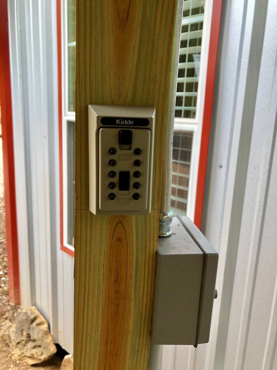 Lock box for the keys