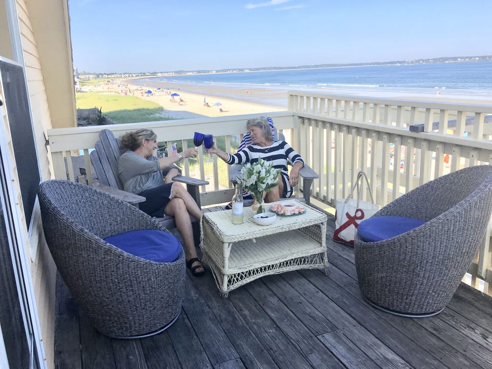 Private 3rd floor deck!