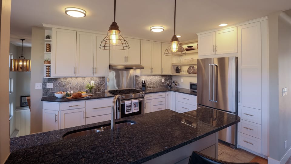 Kitchen, breakfast bar