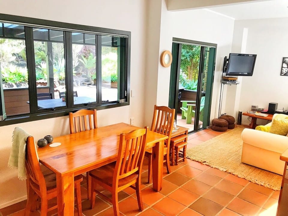 Dining area; lower area