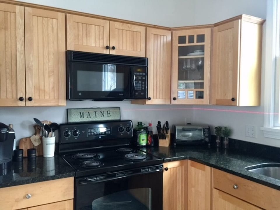 Beautiful granite counter tops!
