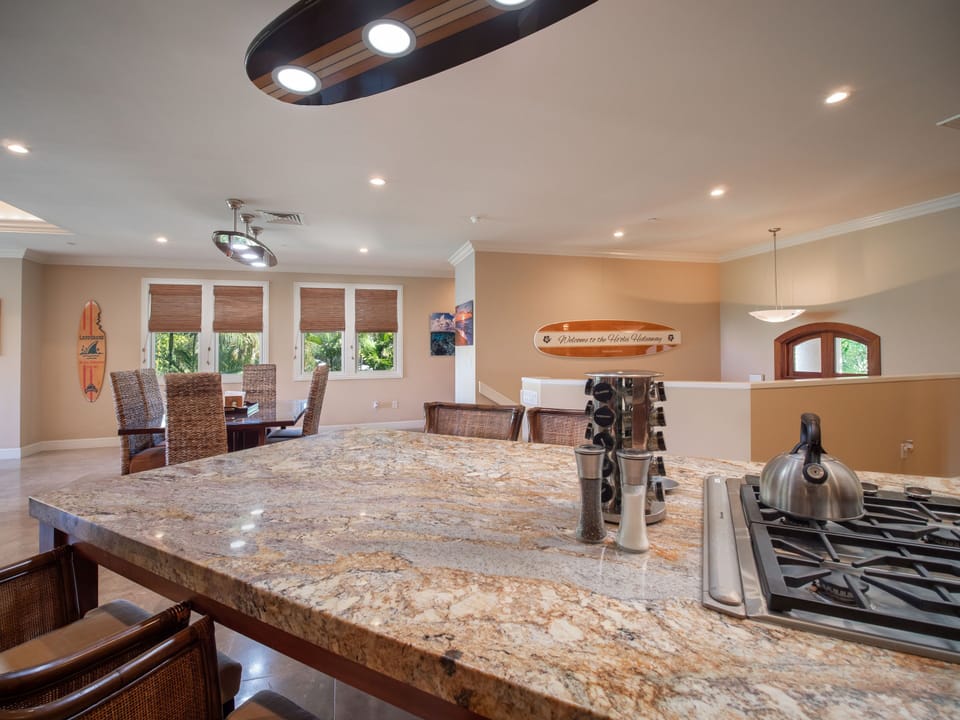 Open floor plan allows visiting with everyone in the living, dining and kitchen!