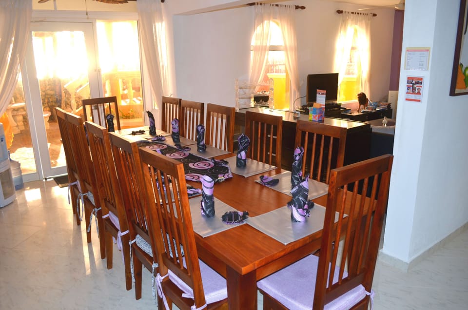 Villa Leone Dining Room View Towards Living Room