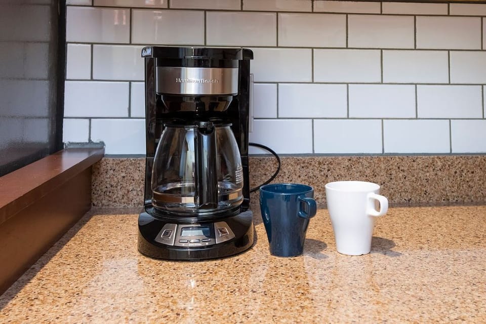 Coffee maker and coffee provided