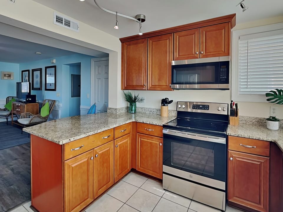 Full Kitchen