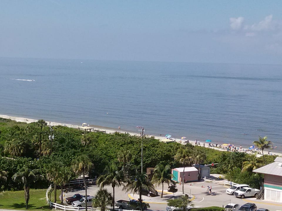 Southwestern View Toward Barefoot + Vanderbilt Beaches From Your Provate Lanai!
