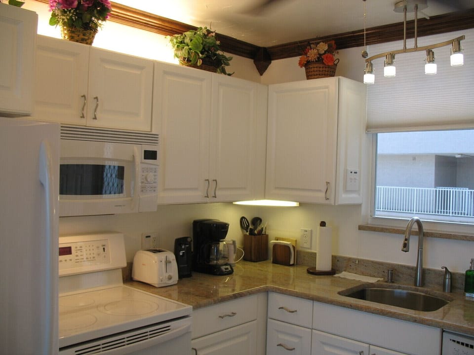 Well Lit Modern Kitchen With All Cooking Utensils Included!!!