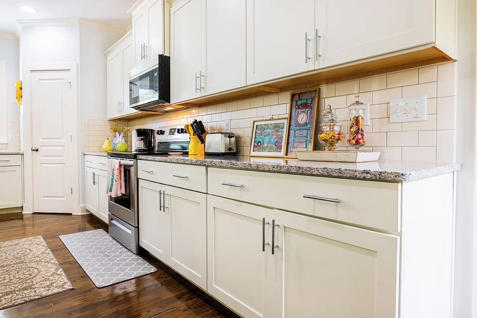 Open kitchen with nine foot ceiling