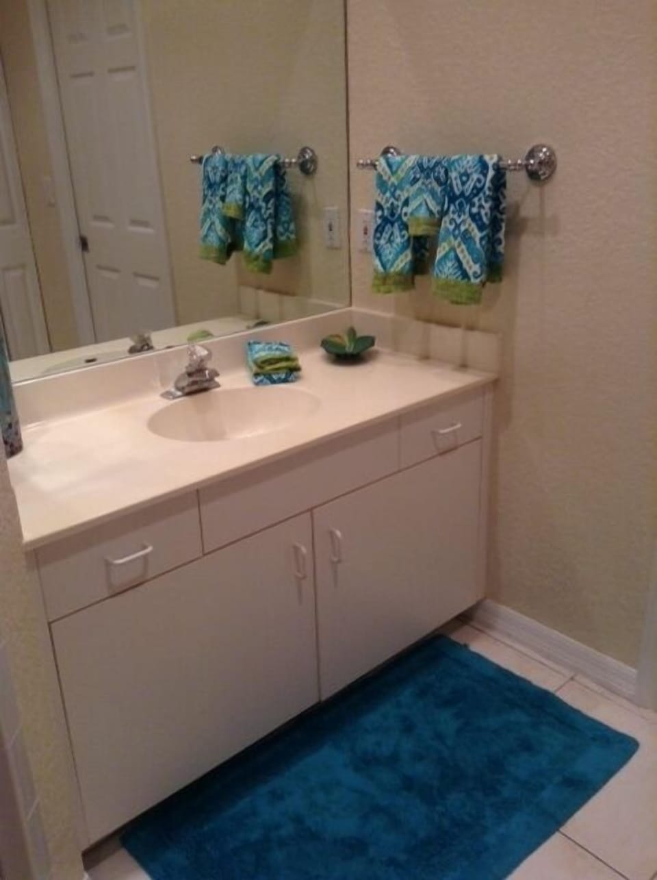 2nd Bathroom with shower
