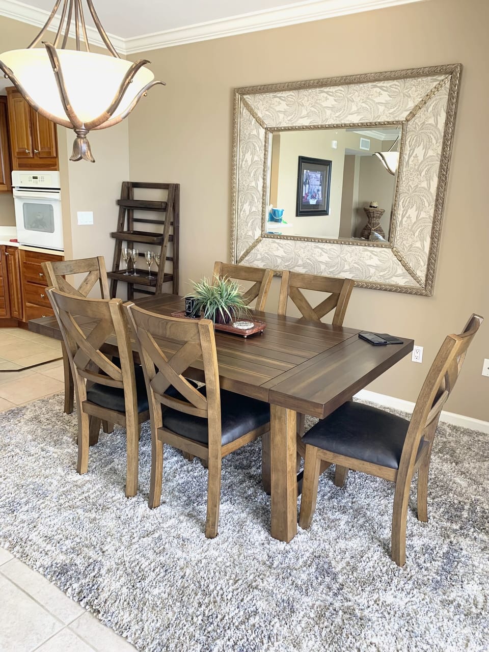 Dining room
