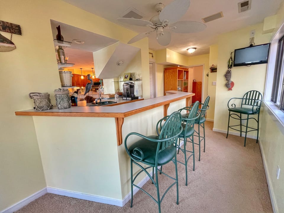 Wet Bar 