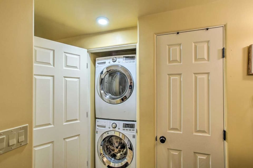 Washer and dryer in Casita