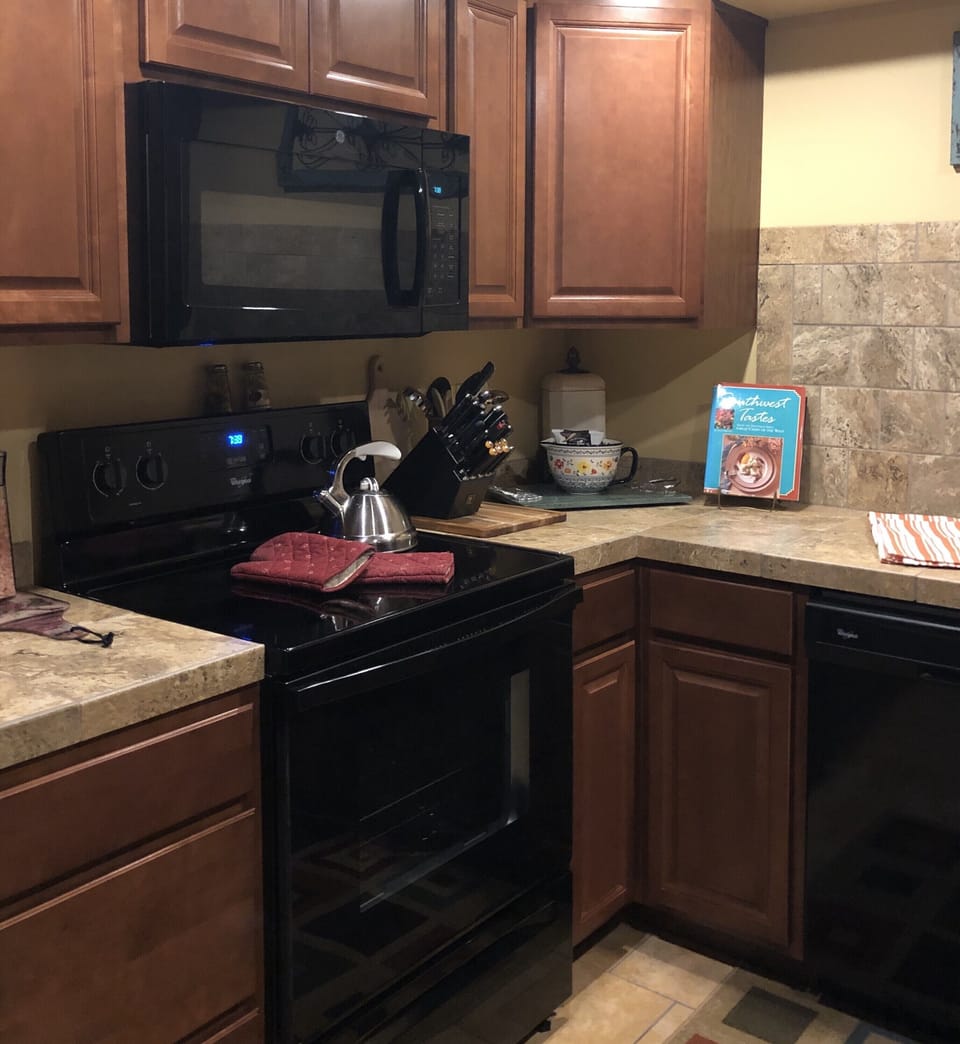 Kitchen is fully equiped.