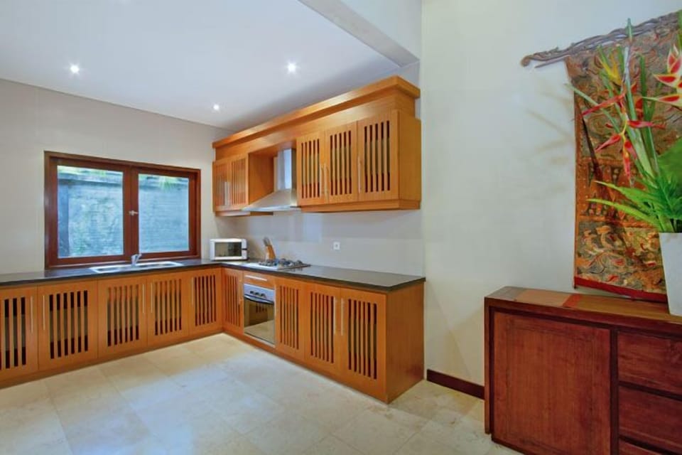 2 BR near Echo Beach, Staff, Good Rate!