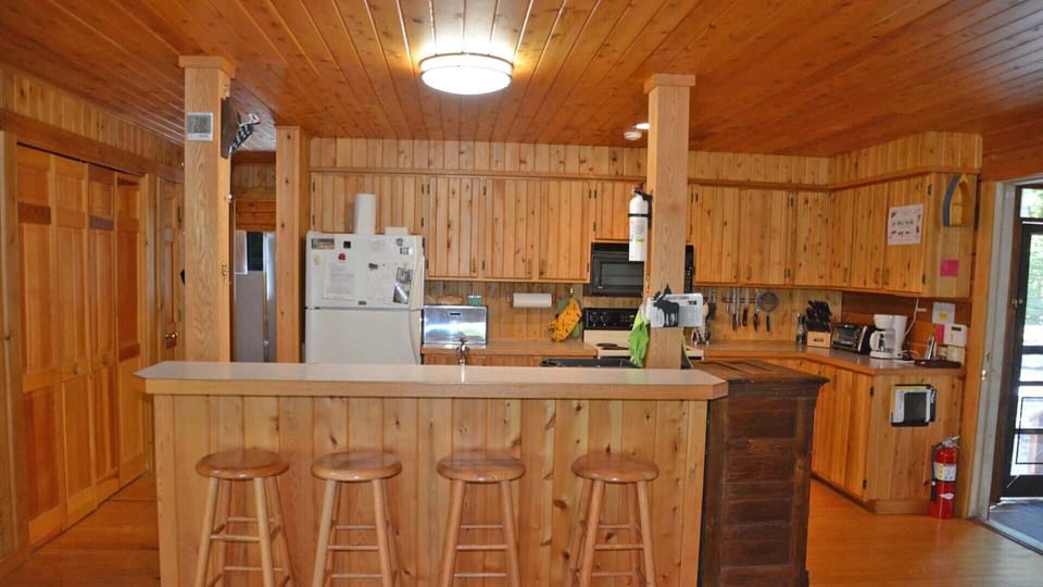 Kitchen Breakfast Bar