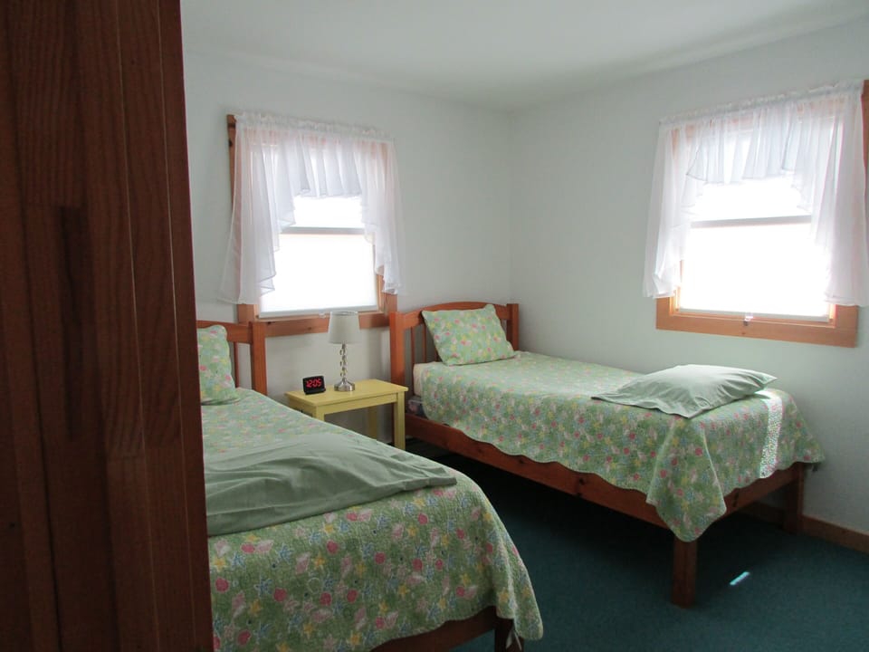 Twin Bedroom