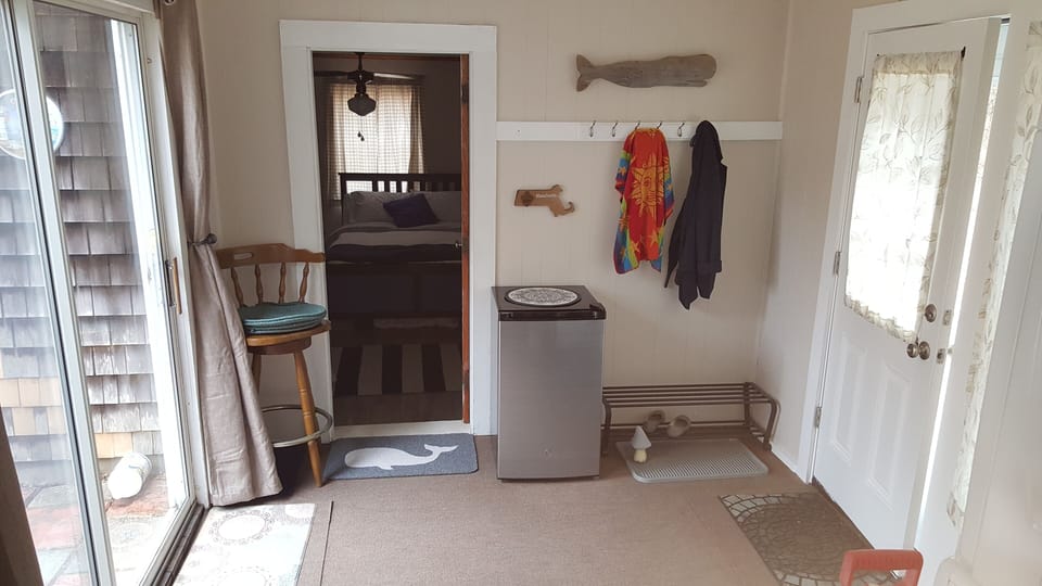 breezeway & entrance to back large bedroom
