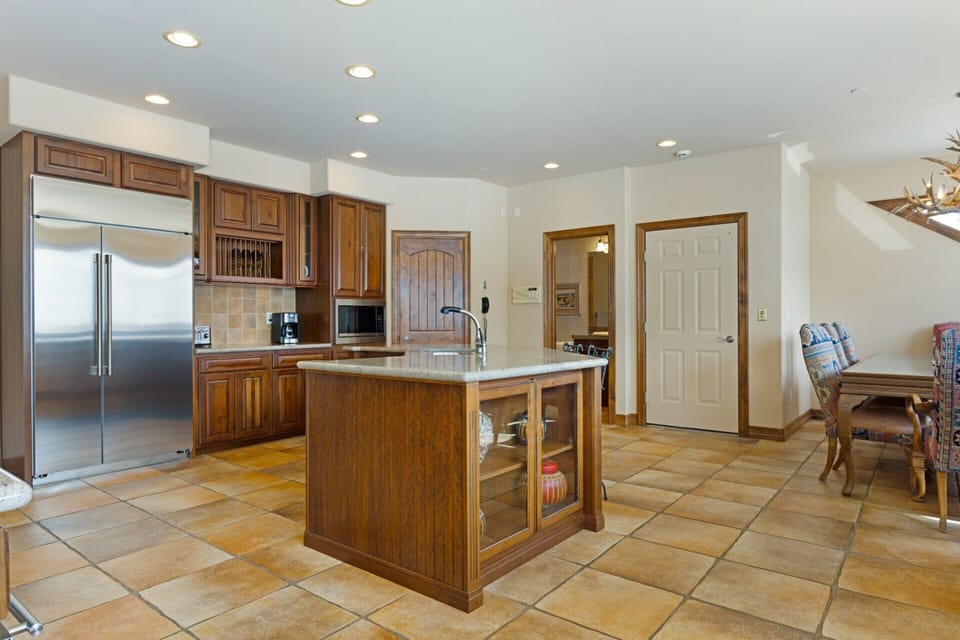 Fridge & Coffee Bar