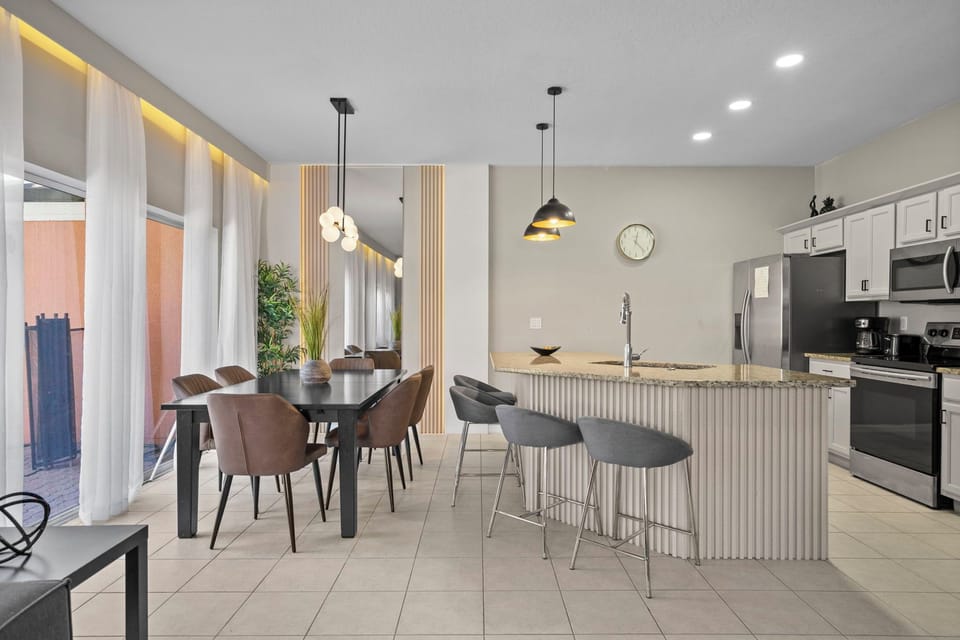 8549 Bay Lily Loop (4).jpg