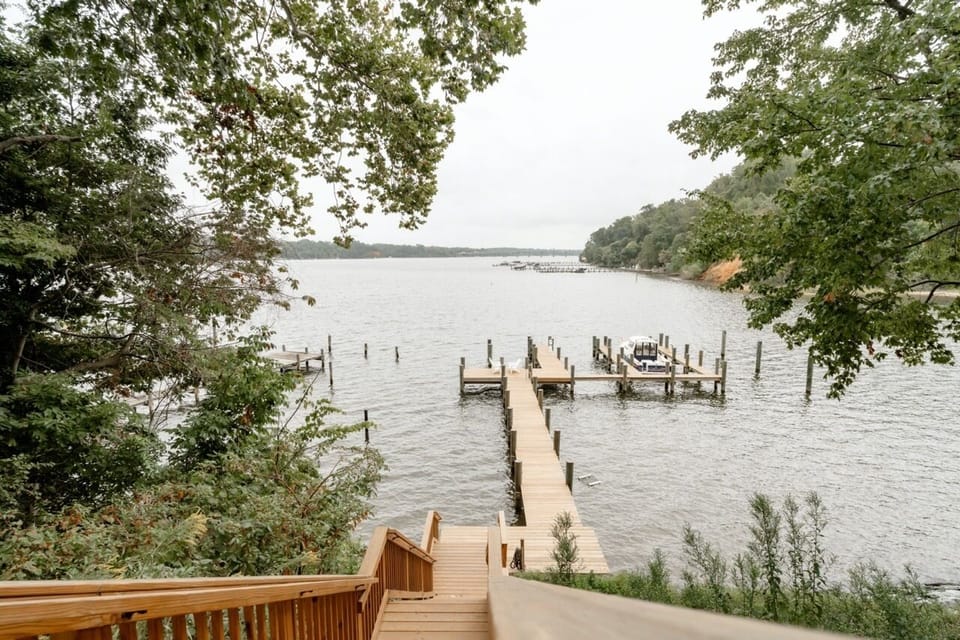LARGE, PRIVATE SHARED PIER