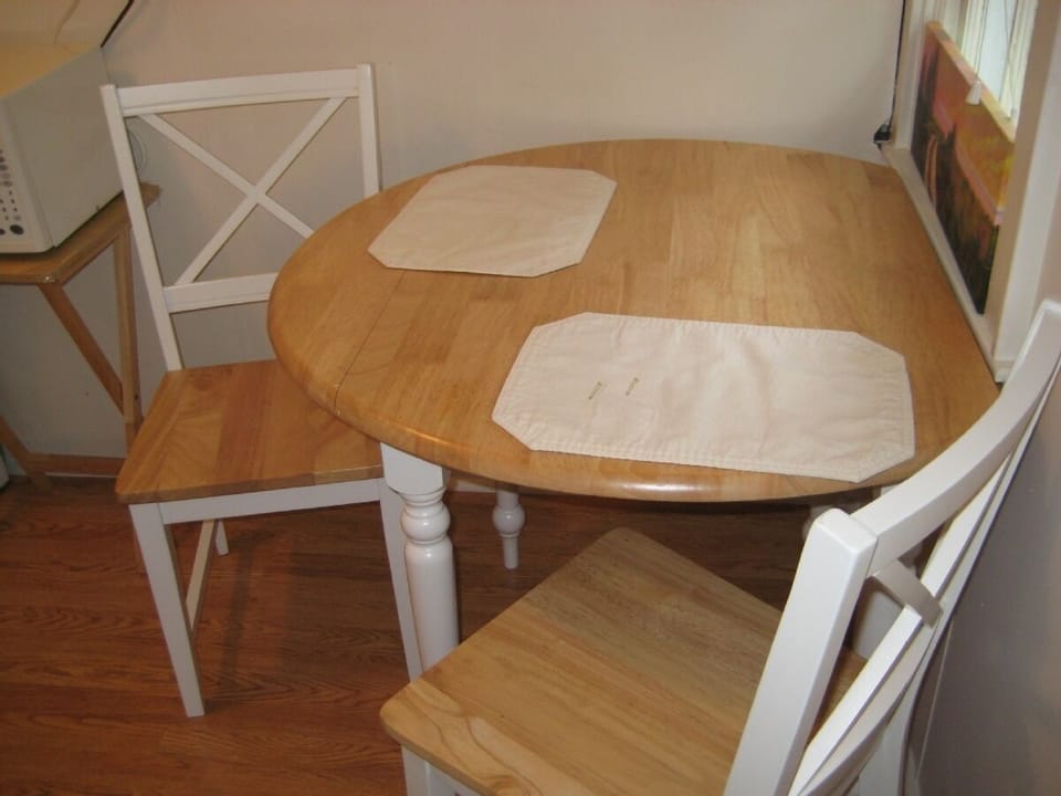 Kitchen table area