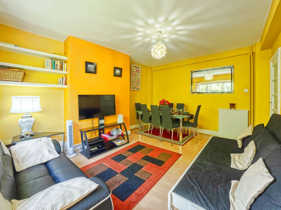 Full view of Lounge