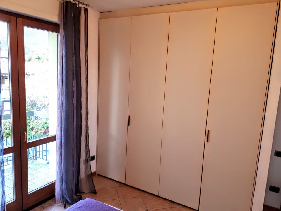 Miralago bed room & cupboard