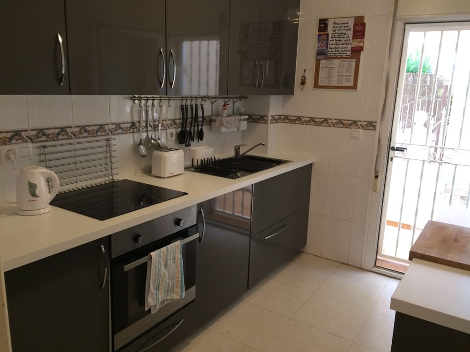 Ikea Modern Fitted Kitchen
