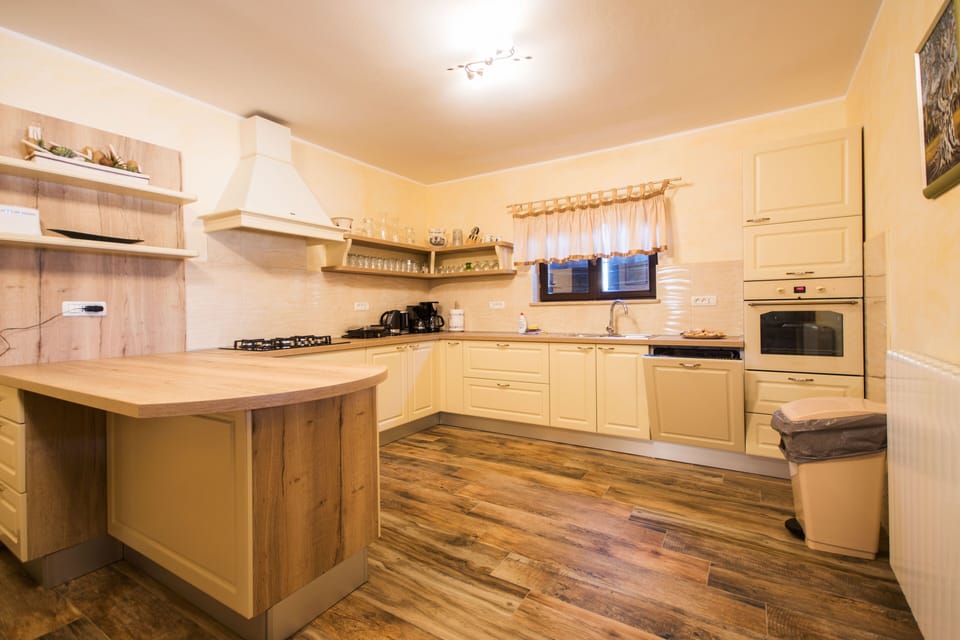 Well equipped kitchen