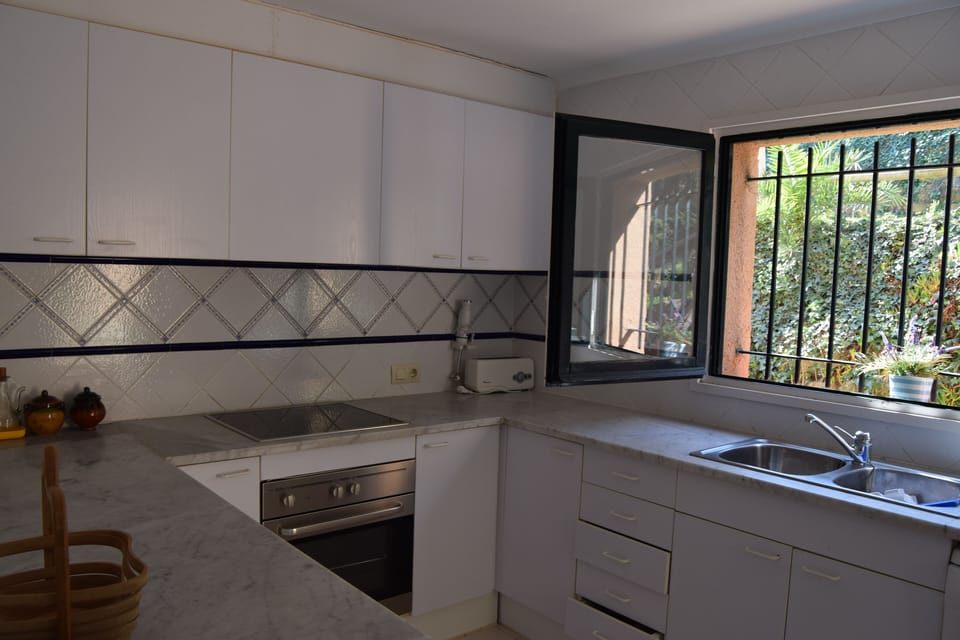 kitchen with dishwasher-SA PUNTA COSTA BRAVA