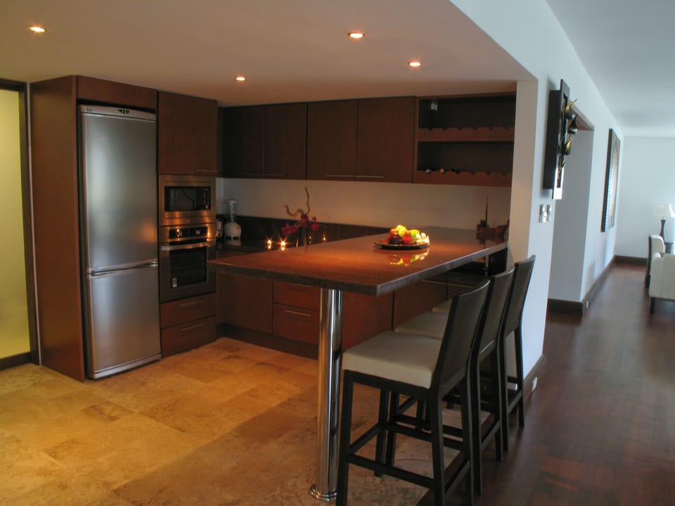 The fully furnished kitchen.
