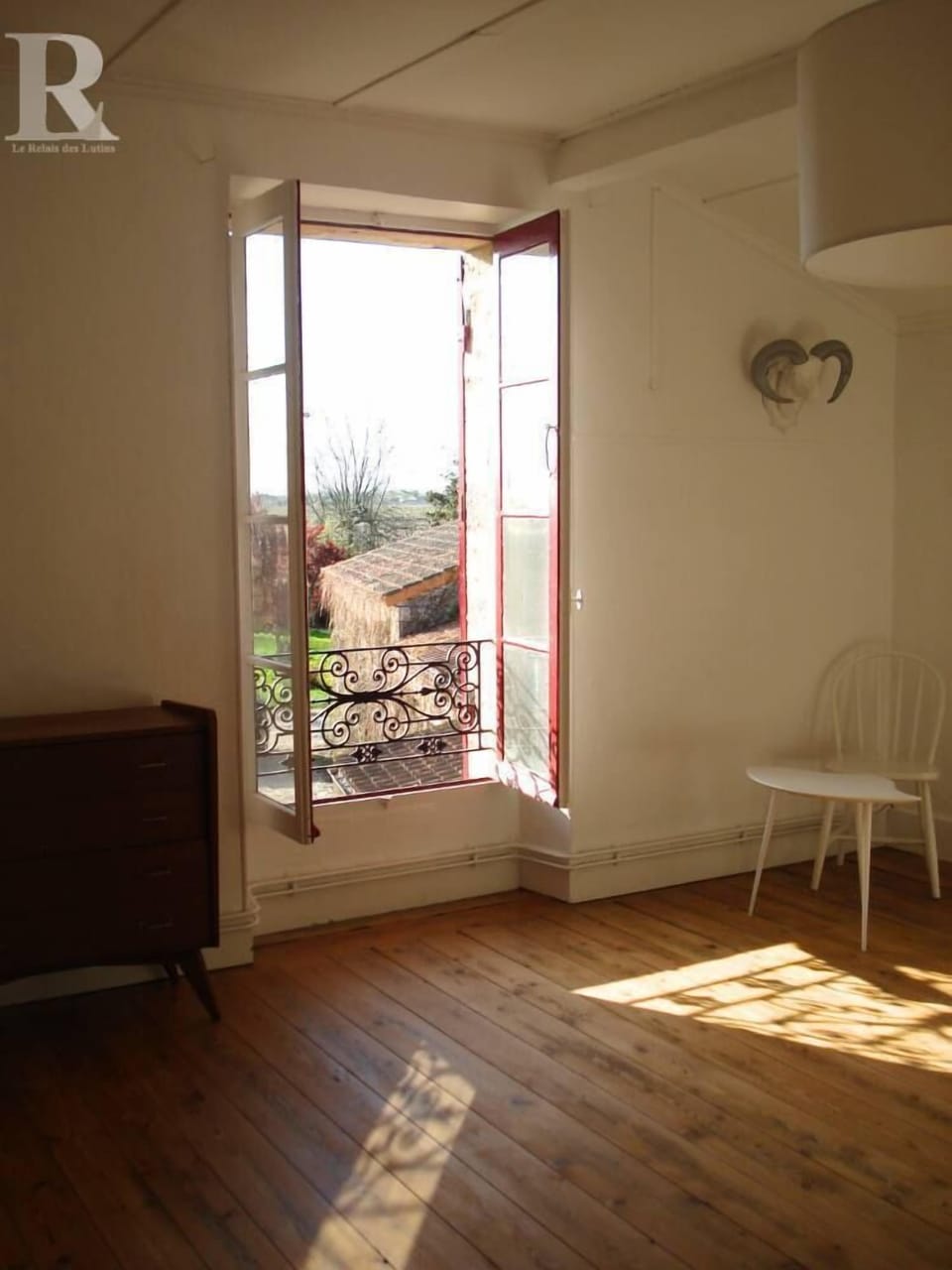Guest bedroom