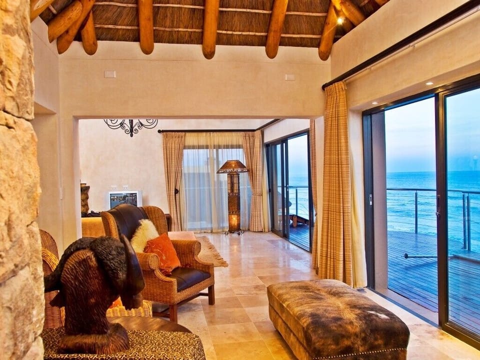 Second lounge/terrace room