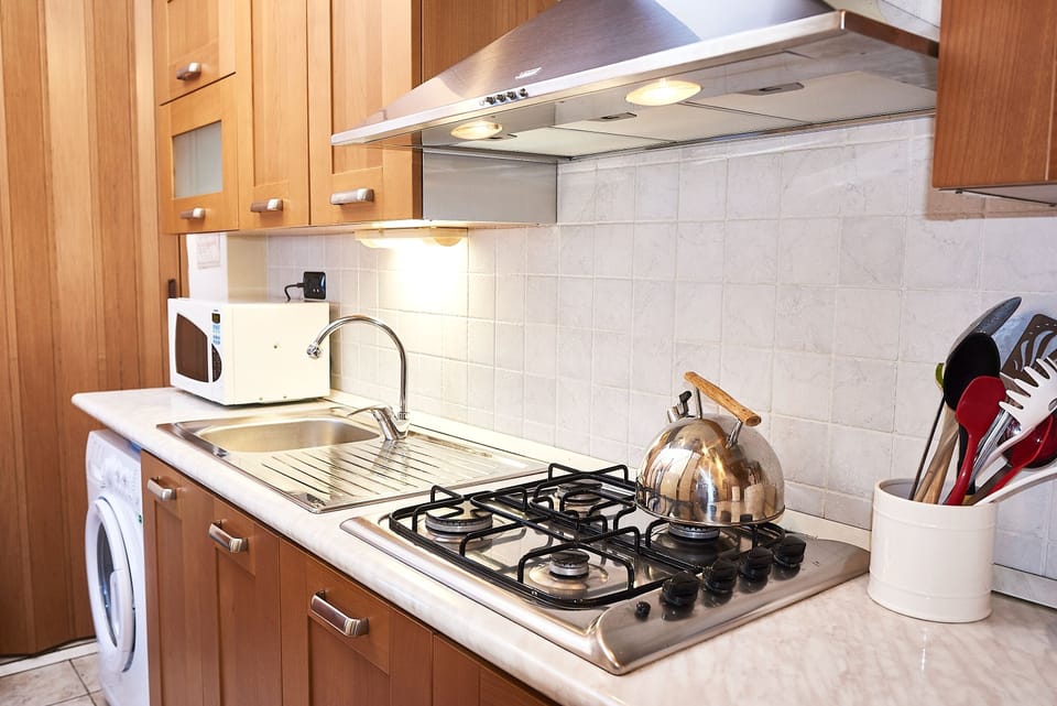full kitchen