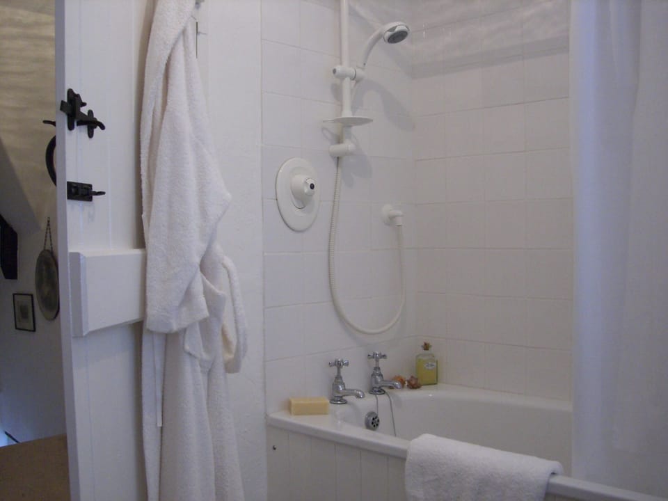 bathroom (1)