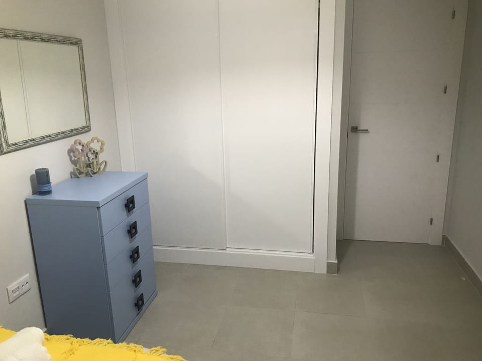Twin bedroom