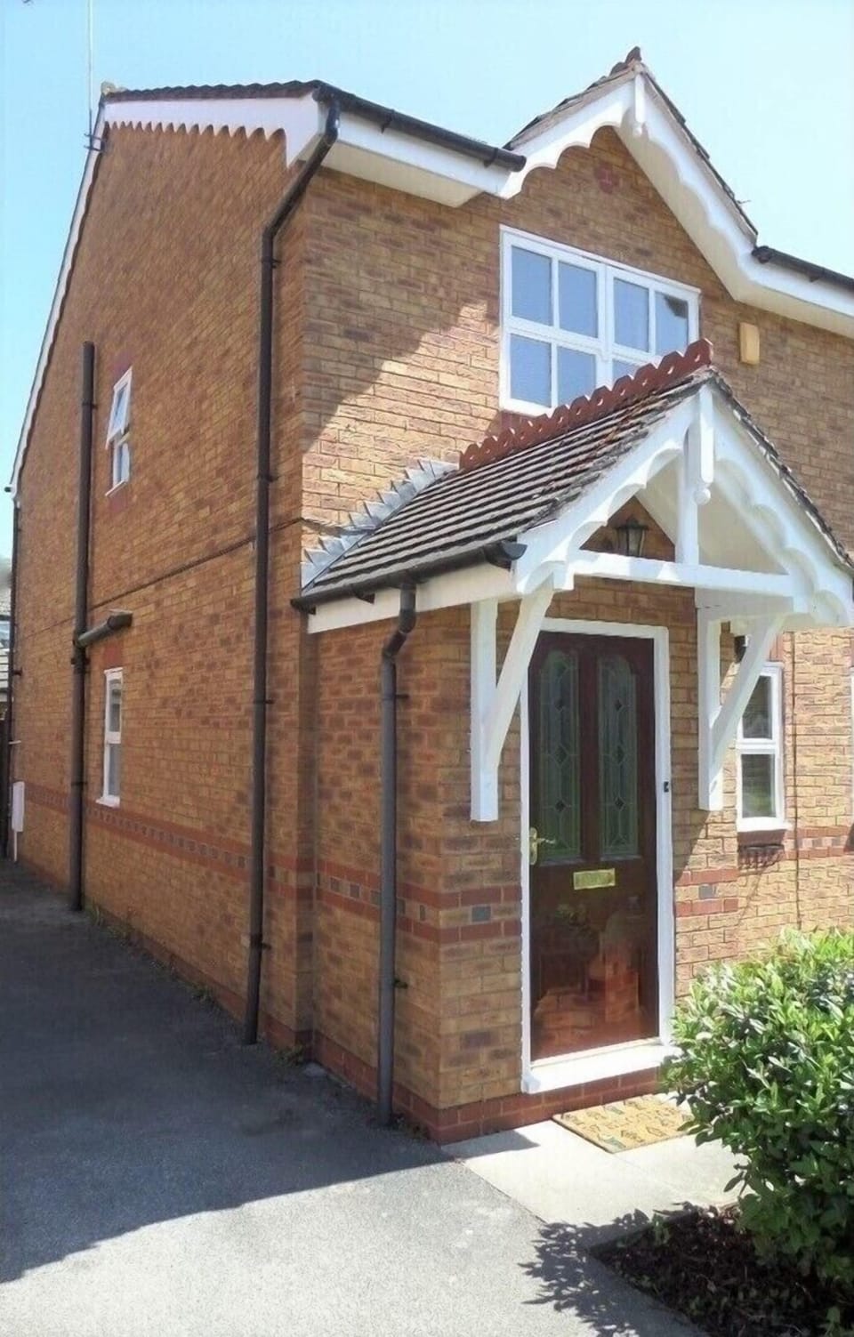 Spacious drive for two cars in a very quiet area close to Chester City Centre